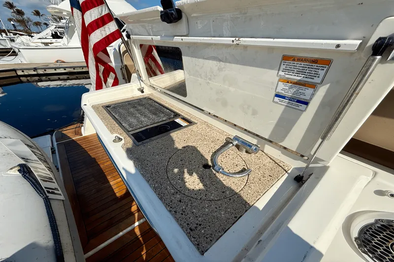 Slide: The Image of Sea Ray Sundancer 400 2017 - 11