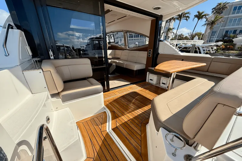 Slide: The Image of Sea Ray Sundancer 400 2017 - 12