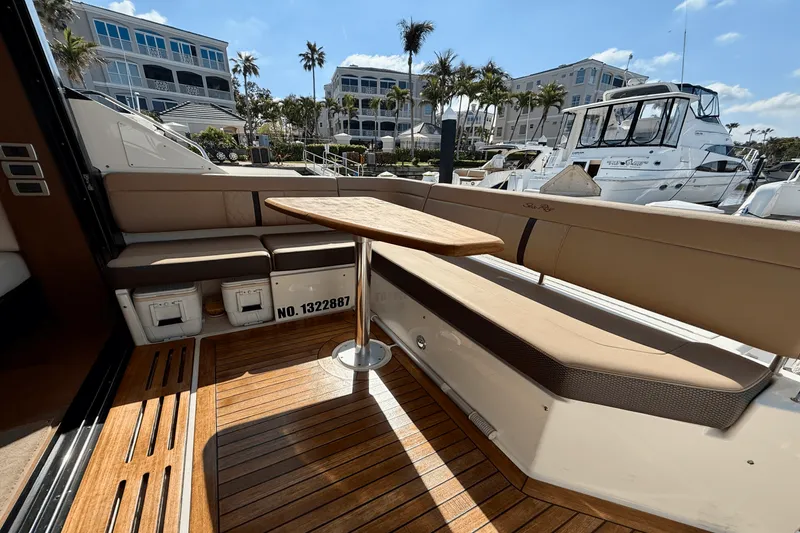 Slide: The Image of Sea Ray Sundancer 400 2017 - 15