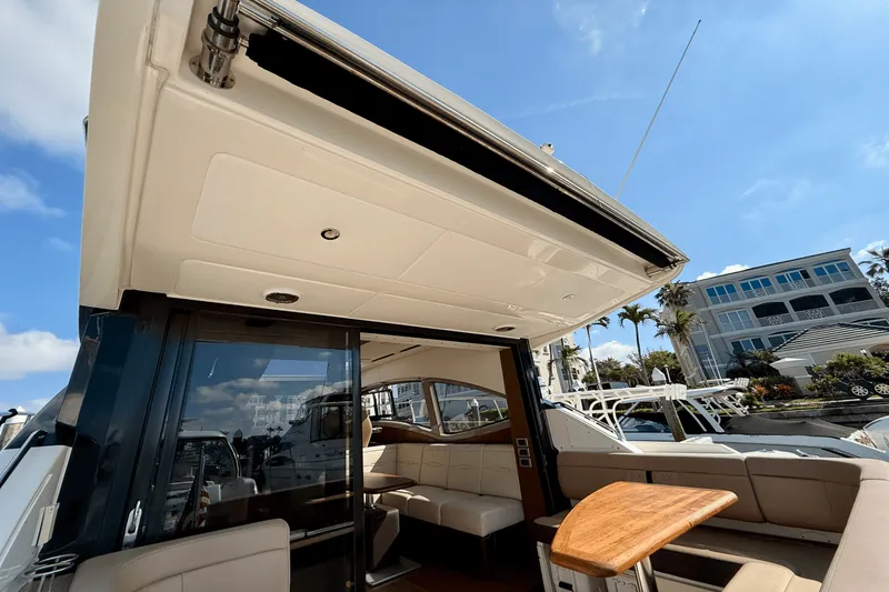 Slide: The Image of Sea Ray Sundancer 400 2017 - 16