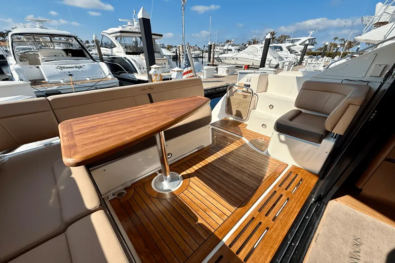 Slide: The Image of Sea Ray Sundancer 400 2017 - 17