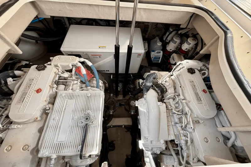 Slide: The Image of Sea Ray Sundancer 400 2017 - 18