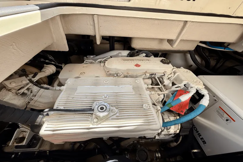 Slide: The Image of Sea Ray Sundancer 400 2017 - 19