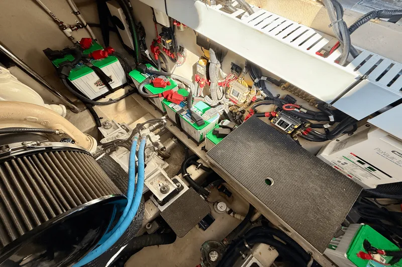 Slide: The Image of Sea Ray Sundancer 400 2017 - 24