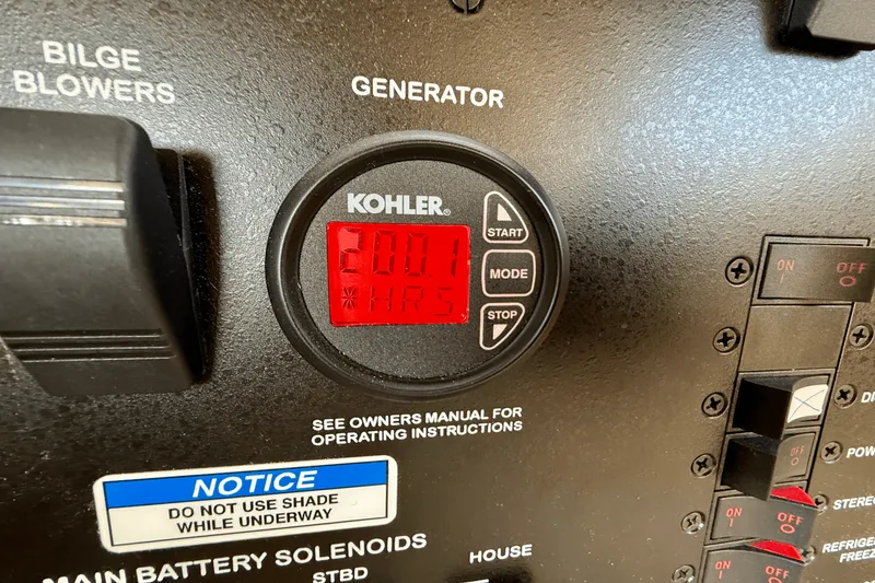 Slide: The Image of Sea Ray Sundancer 400 2017 - 31