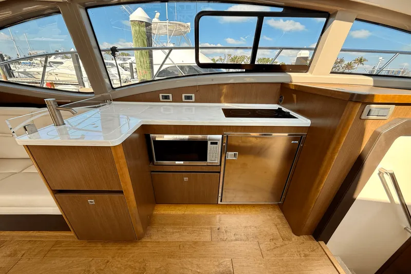 Slide: The Image of Sea Ray Sundancer 400 2017 - 34