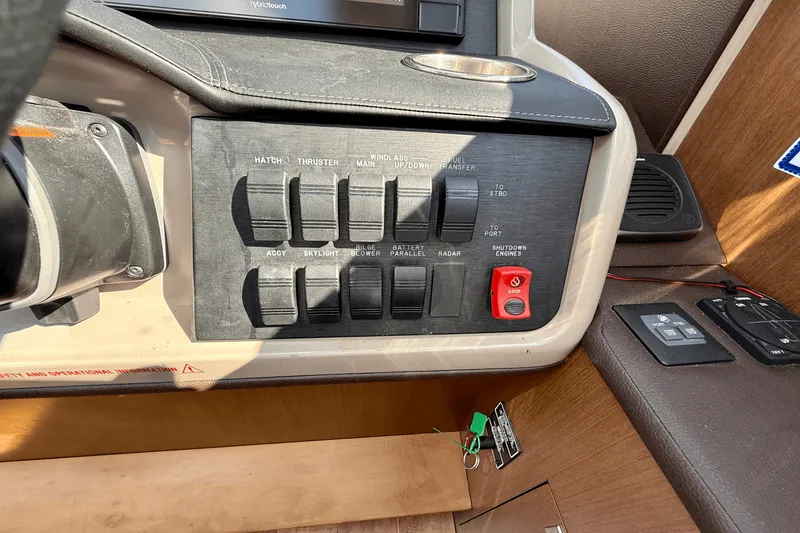 Slide: The Image of Sea Ray Sundancer 400 2017 - 41