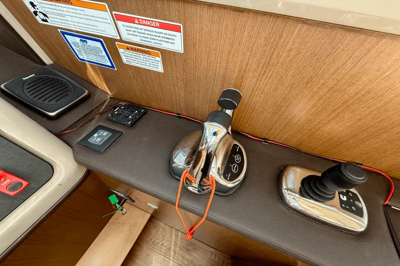 Slide: The Image of Sea Ray Sundancer 400 2017 - 42