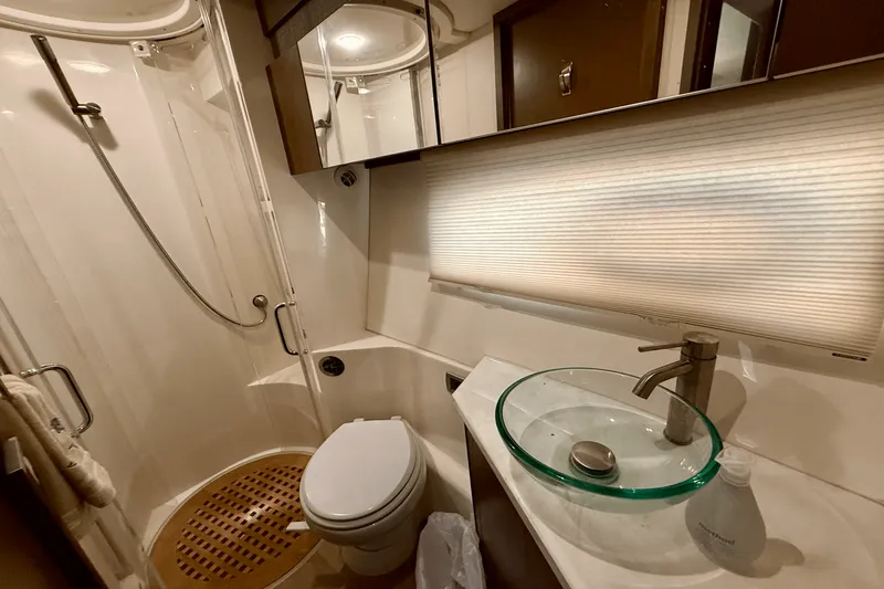 Slide: The Image of Sea Ray Sundancer 400 2017 - 49