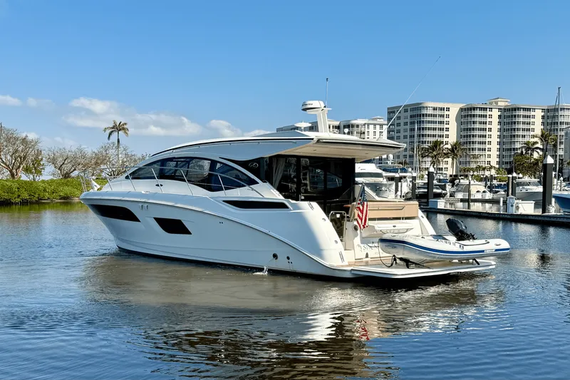 Slide: The Image of Sea Ray Sundancer 400 2017 - 5