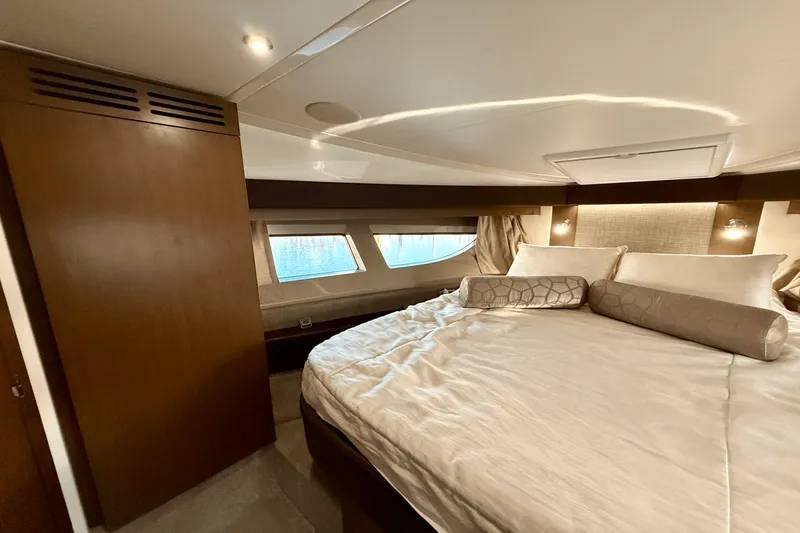 Slide: The Image of Sea Ray Sundancer 400 2017 - 52