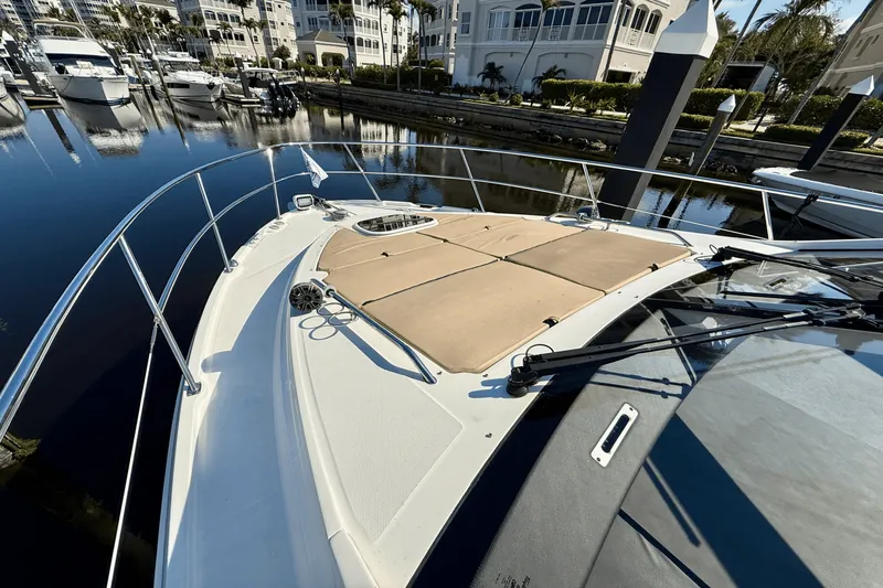 Slide: The Image of Sea Ray Sundancer 400 2017 - 53