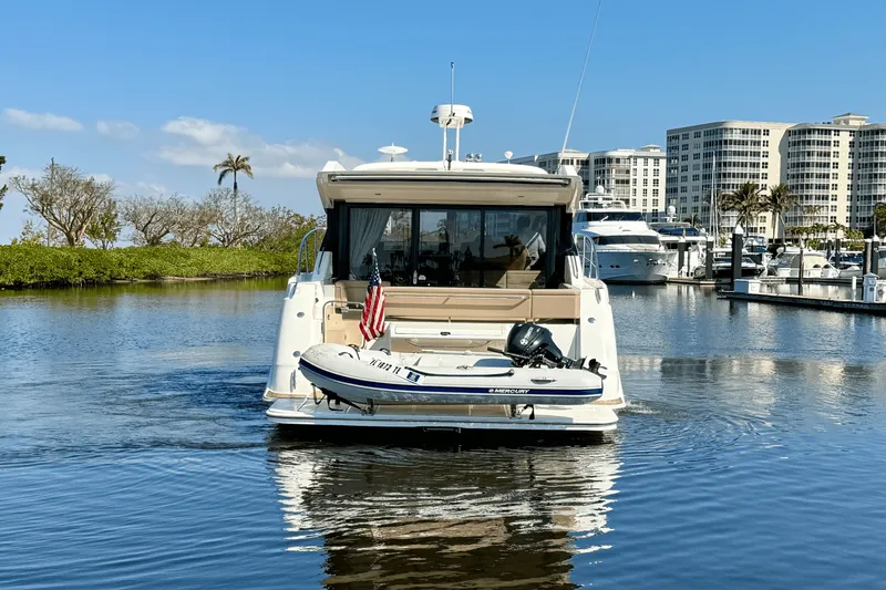 Slide: The Image of Sea Ray Sundancer 400 2017 - 6