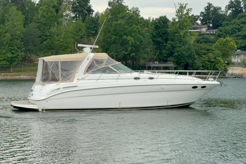 Slide: The Image of Sea Ray 380 Sundancer 2001 - 4
