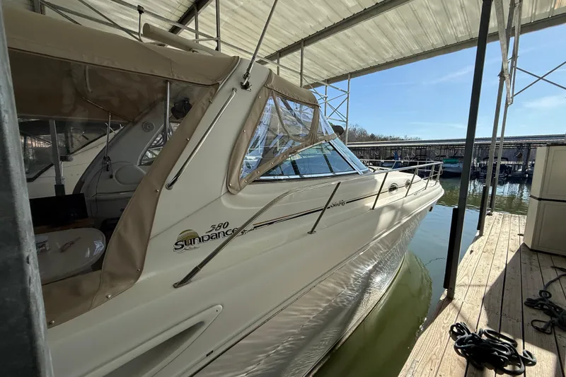 Slide: The Image of Sea Ray 380 Sundancer 2001 - 12