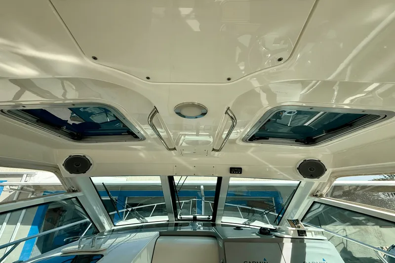 Slide: The Image of Boston Whaler 345 CONQUEST 2015 - 23