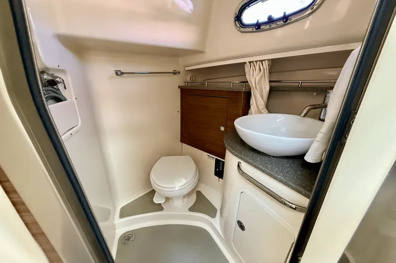 Slide: The Image of Boston Whaler 345 CONQUEST 2015 - 39