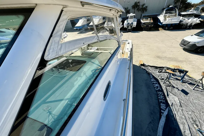 Slide: The Image of Boston Whaler 345 CONQUEST 2015 - 8