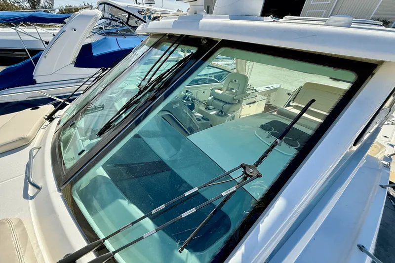 Slide: The Image of Boston Whaler 345 CONQUEST 2015 - 9