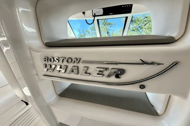 Slide: The Image of Boston Whaler 345 CONQUEST 2013 - 30