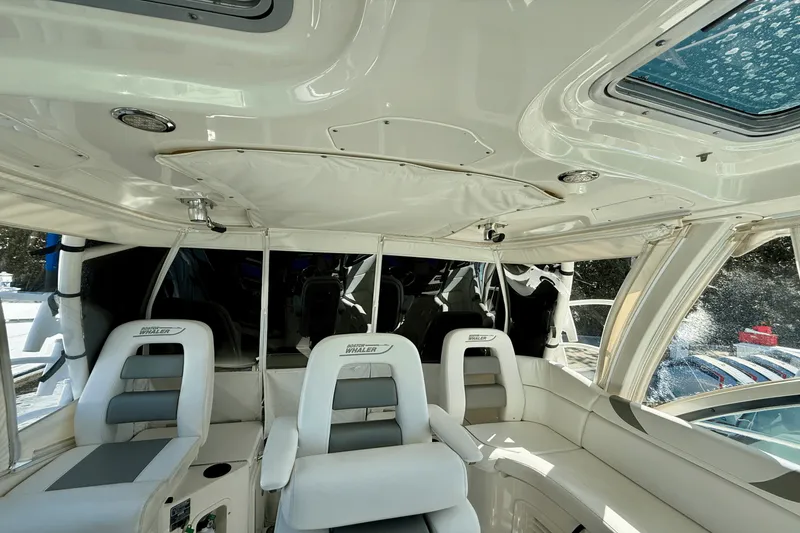 Slide: The Image of Boston Whaler 345 CONQUEST 2013 - 32