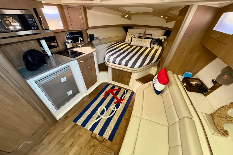 Slide: The Image of Boston Whaler 345 CONQUEST 2013 - 38