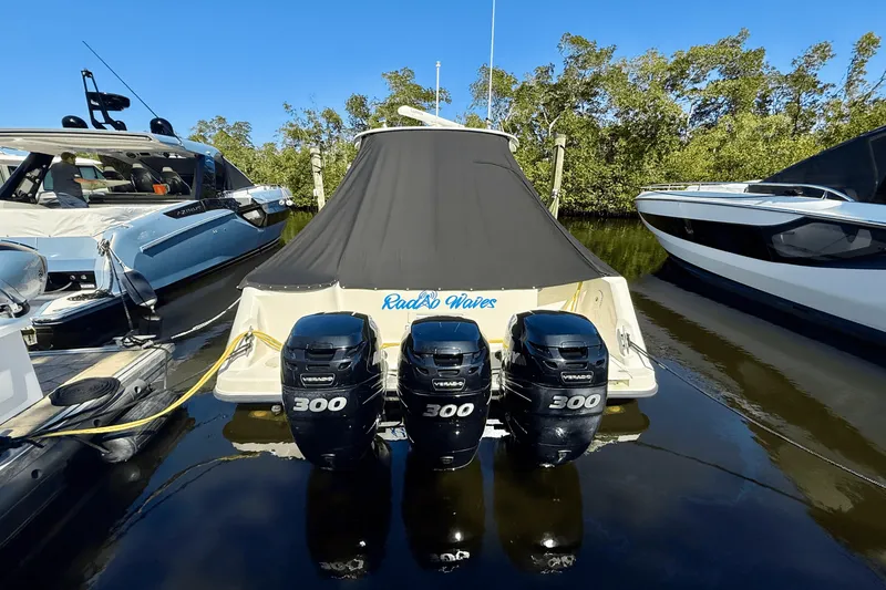 Slide: The Image of Boston Whaler 345 CONQUEST 2013 - 4