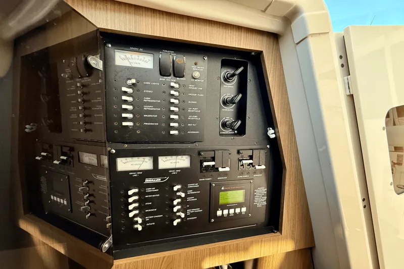 Slide: The Image of Boston Whaler 345 CONQUEST 2013 - 46