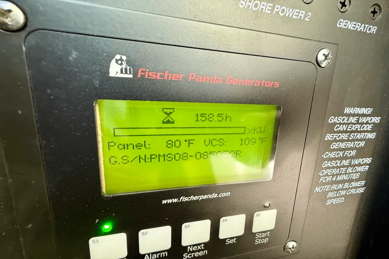 Slide: The Image of Boston Whaler 345 CONQUEST 2013 - 47