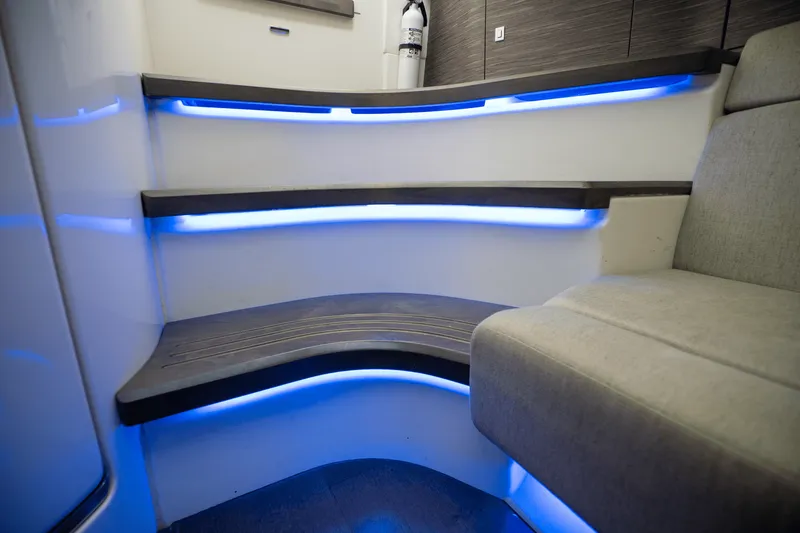 Slide: The Image of Boston Whaler 420 OUTRAGE 2018 - 23