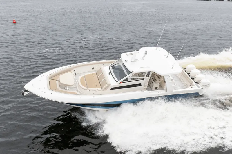 Slide: The Image of Boston Whaler 420 OUTRAGE 2018 - 3