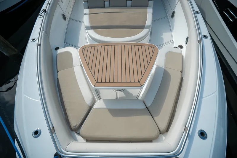 Slide: The Image of Boston Whaler 420 OUTRAGE 2018 - 36