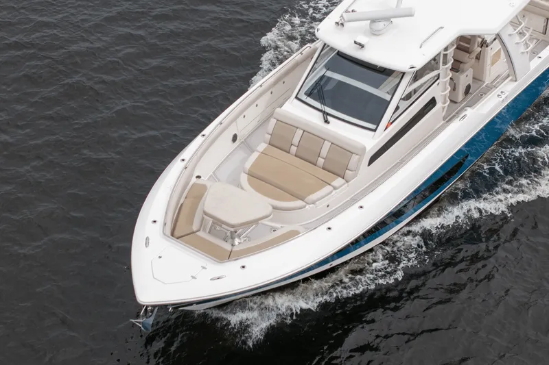 Slide: The Image of Boston Whaler 420 OUTRAGE 2018 - 38