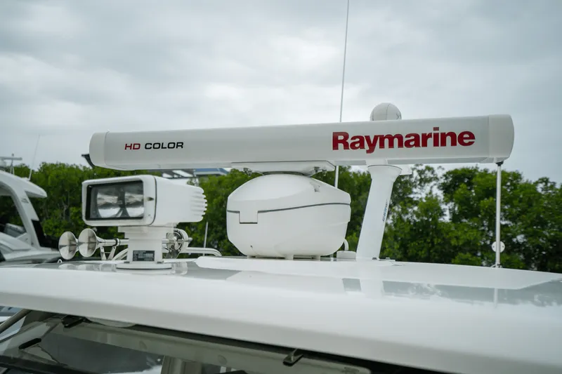 Slide: The Image of Boston Whaler 420 OUTRAGE 2018 - 40