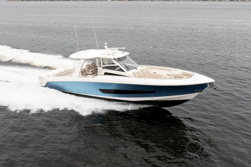 Slide: The Image of Boston Whaler 420 OUTRAGE 2018 - 42