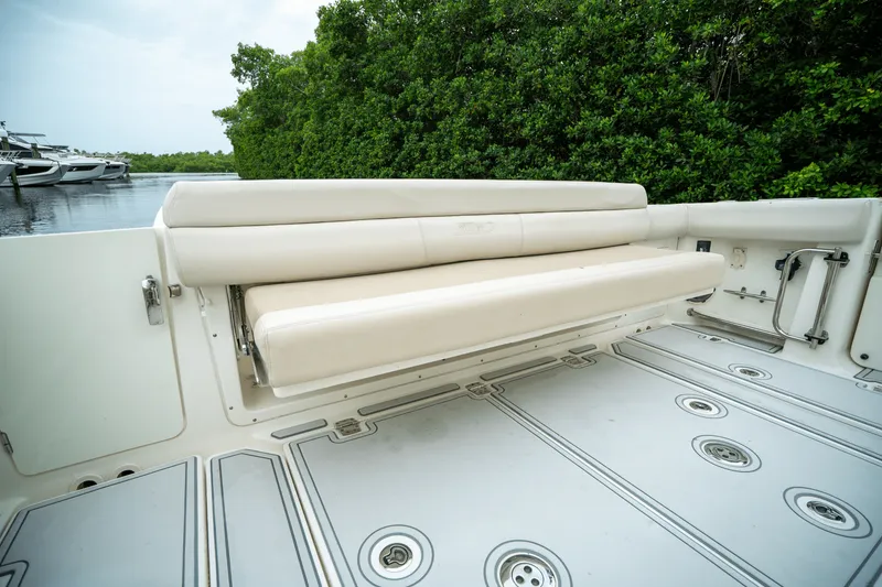 Slide: The Image of Boston Whaler 420 OUTRAGE 2018 - 8