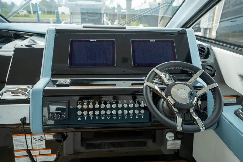 Slide: The Image of Cruisers 42 GLS Outboard 2025 - 14