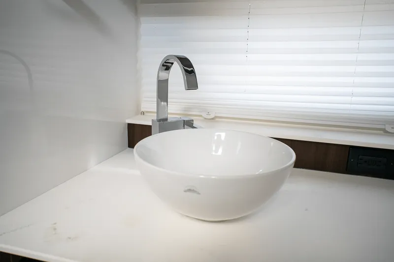 Slide: The Image of Cruisers 42 GLS Outboard 2025 - 19