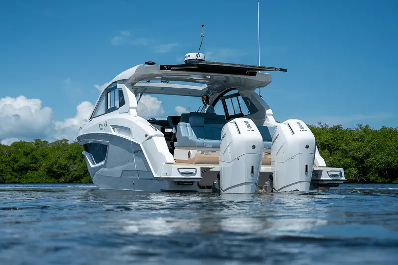 Slide: The Image of Cruisers 42 GLS Outboard 2025 - 29