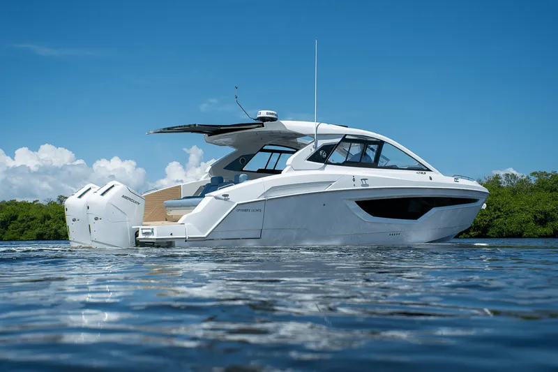 Slide: The Image of Cruisers 42 GLS Outboard 2025 - 3