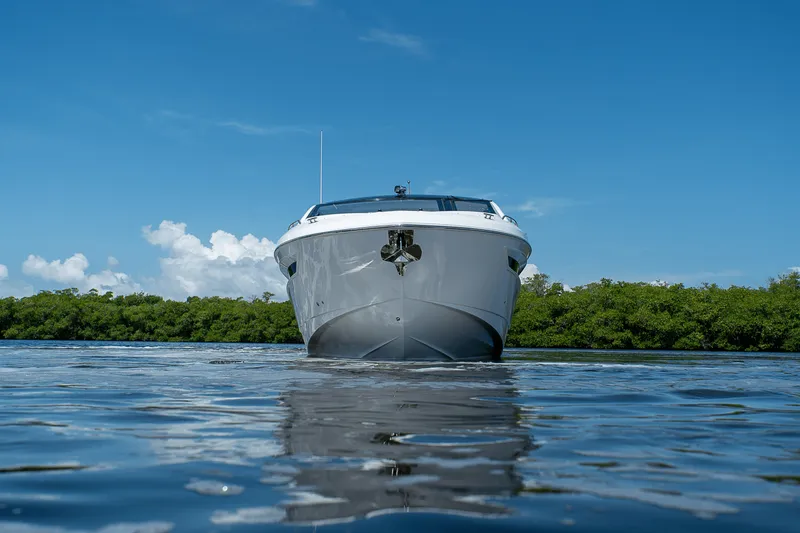 Slide: The Image of Cruisers 42 GLS Outboard 2025 - 38