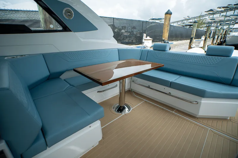 Slide: The Image of Cruisers 42 GLS Outboard 2025 - 9