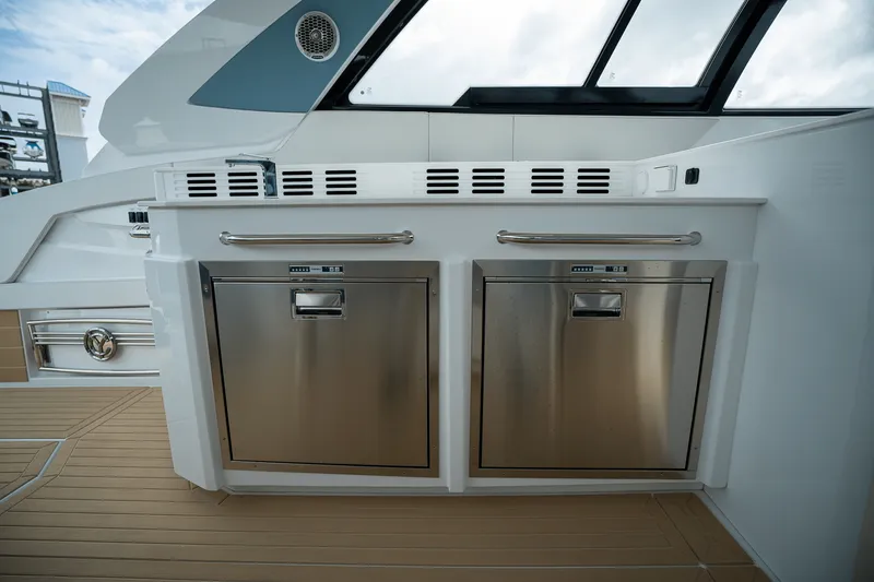 Slide: The Image of Cruisers Yachts 42 GLS Outboard 2025 - 11