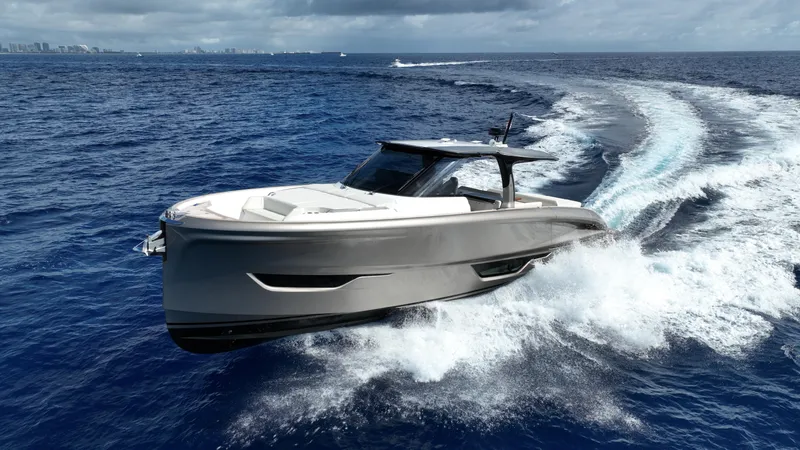 Slide: The Image of Solaris Power 52 Sport Turismo 2026 - 2