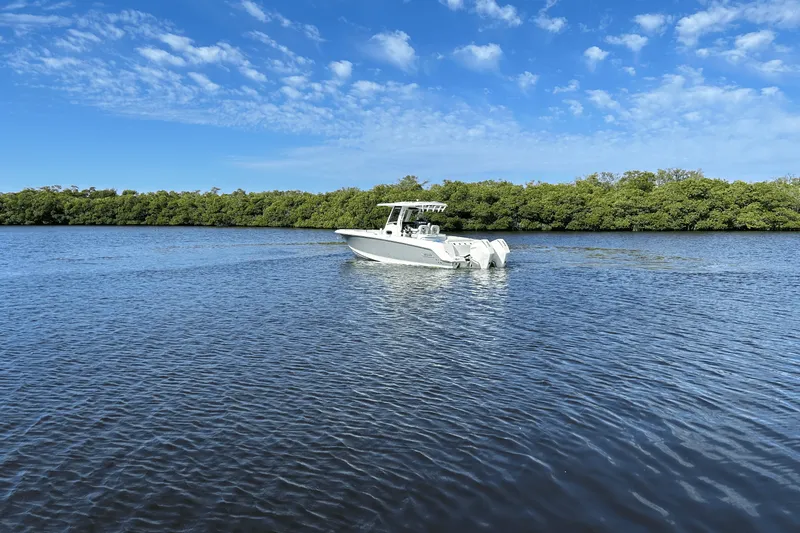 Slide: The Image of Boston Whaler 280 OUTRAGE 2021 - 2