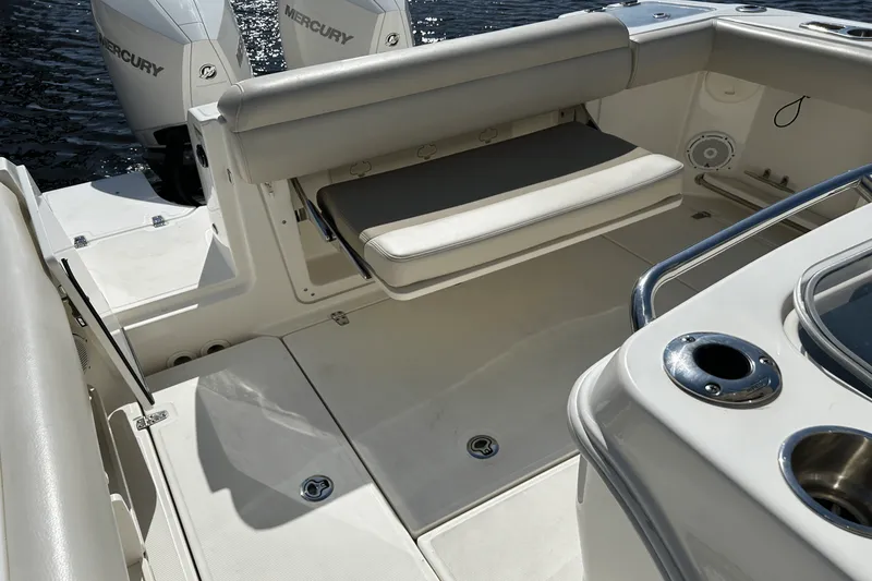 Slide: The Image of Boston Whaler 280 OUTRAGE 2021 - 20