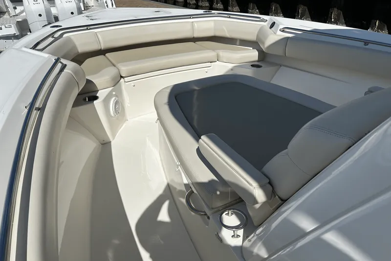 Slide: The Image of Boston Whaler 280 OUTRAGE 2021 - 23