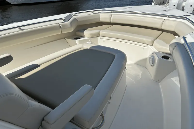 Slide: The Image of Boston Whaler 280 OUTRAGE 2021 - 24