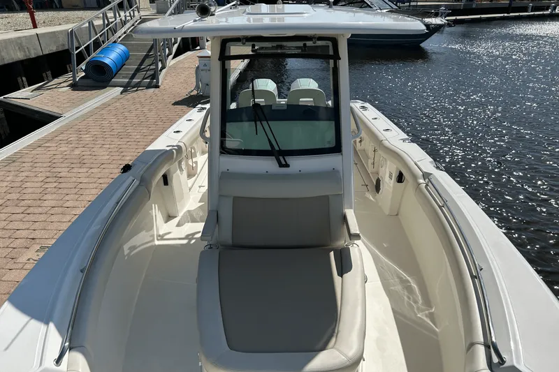 Slide: The Image of Boston Whaler 280 OUTRAGE 2021 - 25