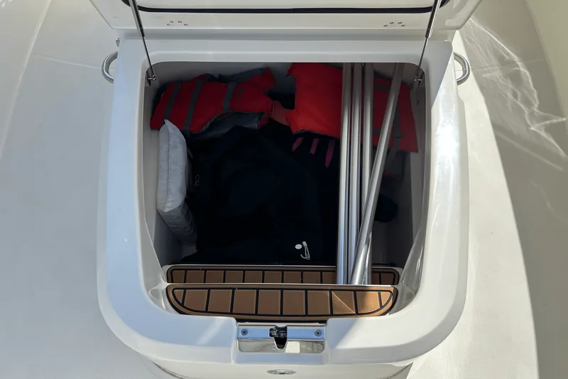 Slide: The Image of Boston Whaler 280 OUTRAGE 2021 - 31